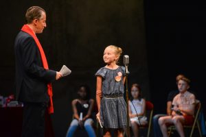 Élise et Christophe Barbier sur scène
