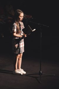Alina lecture Concours de Lecture à Voix Haute Les petits champions