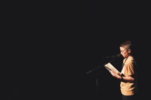 Arthur lecture Concours de Lecture à Voix Haute Les petits champions