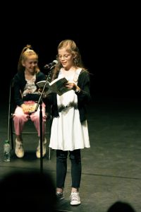 Emma : Concours de Lecture à Voix Haute Les petits champions de la lecture
