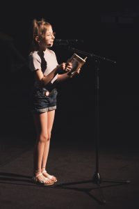 Louna : Concours de Lecture à Voix Haute Les petits champions de la lecture