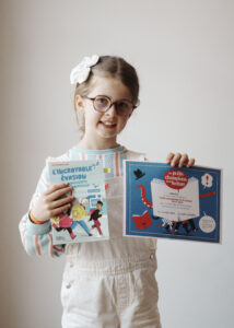 Margaux M, 1ère à la finale régionale Hauts de France des Petits champions de la lecture, grand jeu de lecture à voix haute destiné aux 8/11 ans, à la Cité internationale de la langue française, à Villers-Cotterêts.